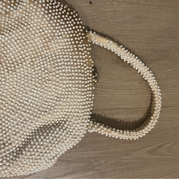 Vintage beaded handbag with clasp with pearl like embellishments - Picture 13 of 15